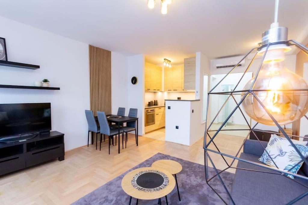 Апартаменти Gozsdu White Raven 3 - Terrace And Free Underground Parking Будапешт Екстер'єр фото